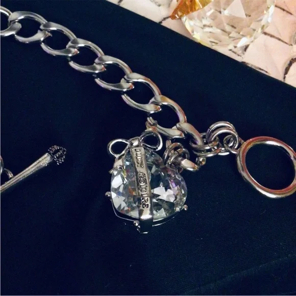 Juicy Couture Heart Bracelet - Picture 5 of 7